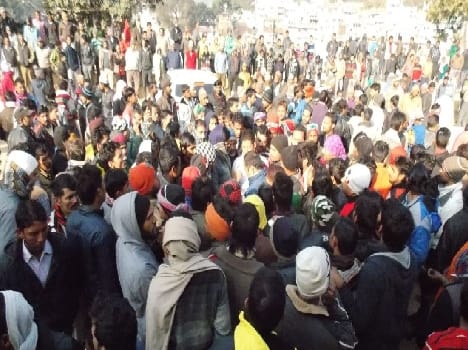 Uttarayani fair traders assaulting, looting